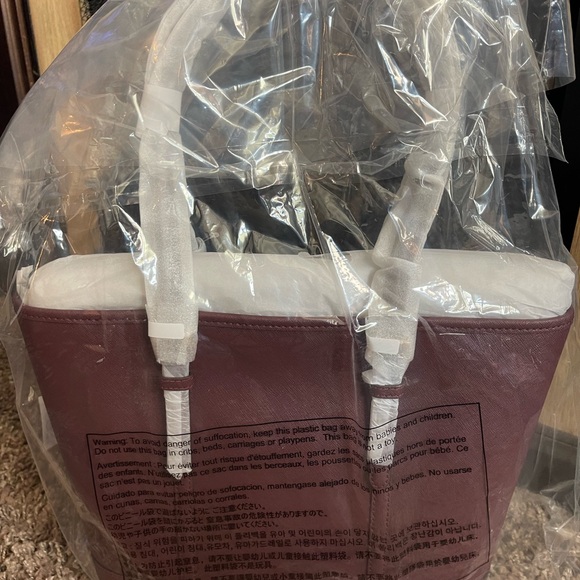 Michael Kors Jet Tote Bag - Picture 3 of 4